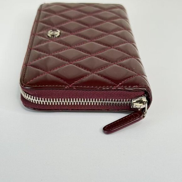 Chanel Burgundy Patent Leather Wallet with Classic Quilted Design - Picture 6 of 11